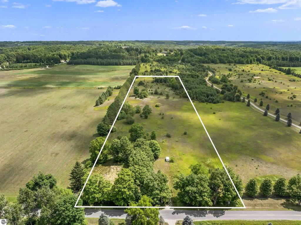 16743 Marilla Road, Copemish