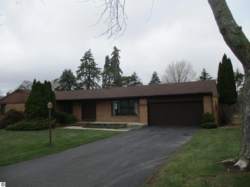 1154 Woodmere Street, Alma