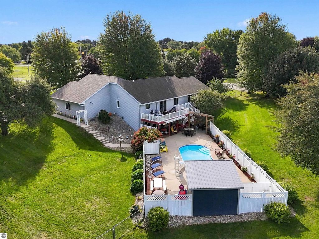 3175 Veterans Drive, Traverse City