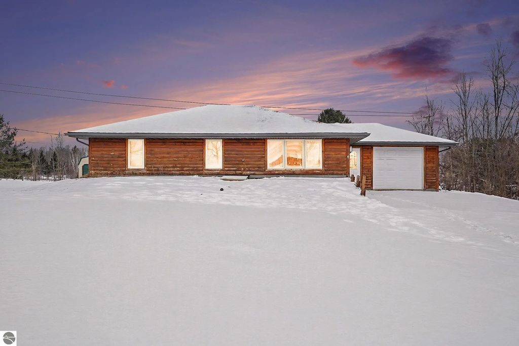 8532 Lavere Road, Hale