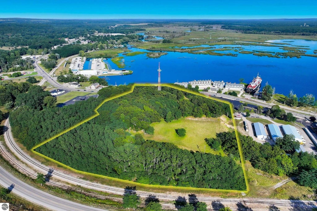 78 Arthur Street, Manistee