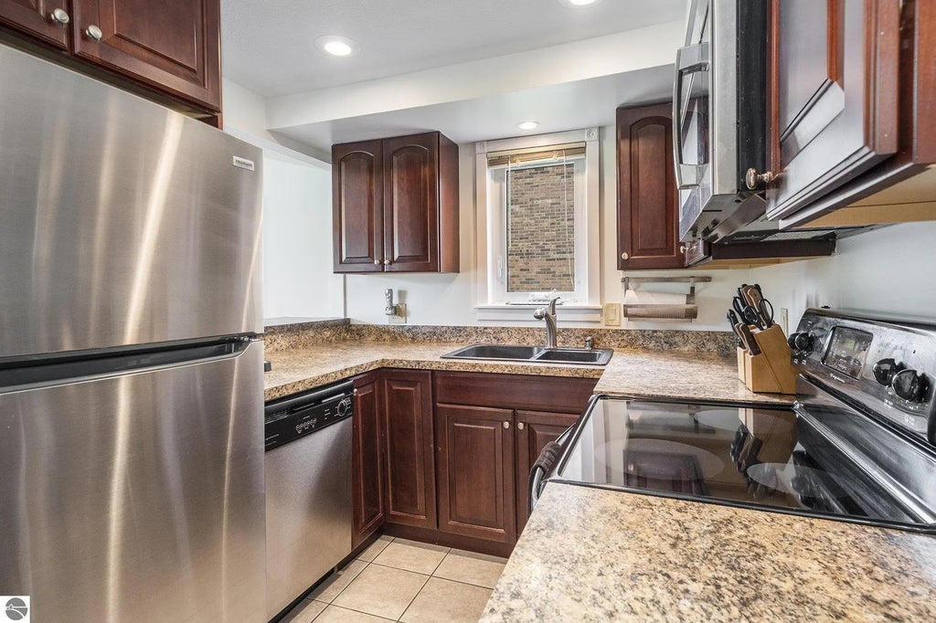 6022 Holt Road 2, Williamsburg