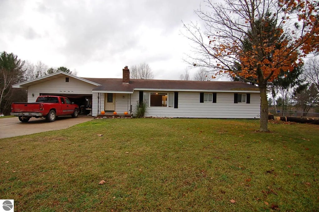 6851 N Us-131, Manton
