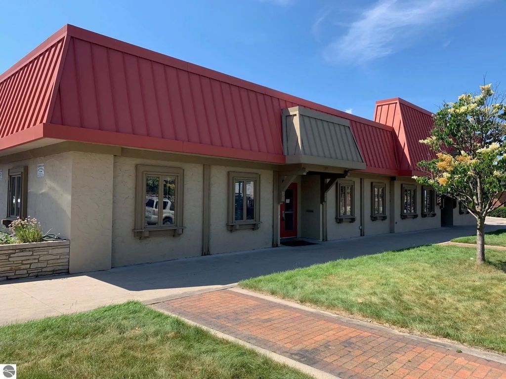 126 Boardman Avenue B, Traverse City