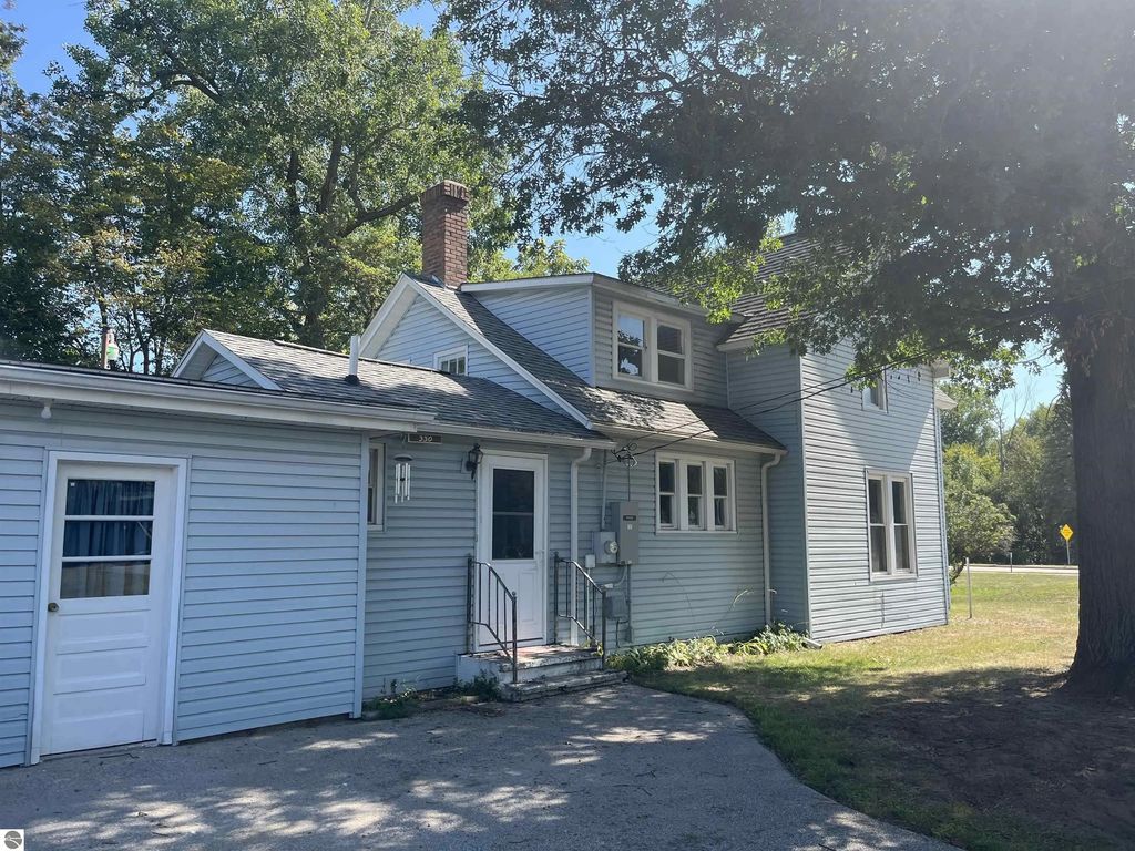 330 Center Street, Omer