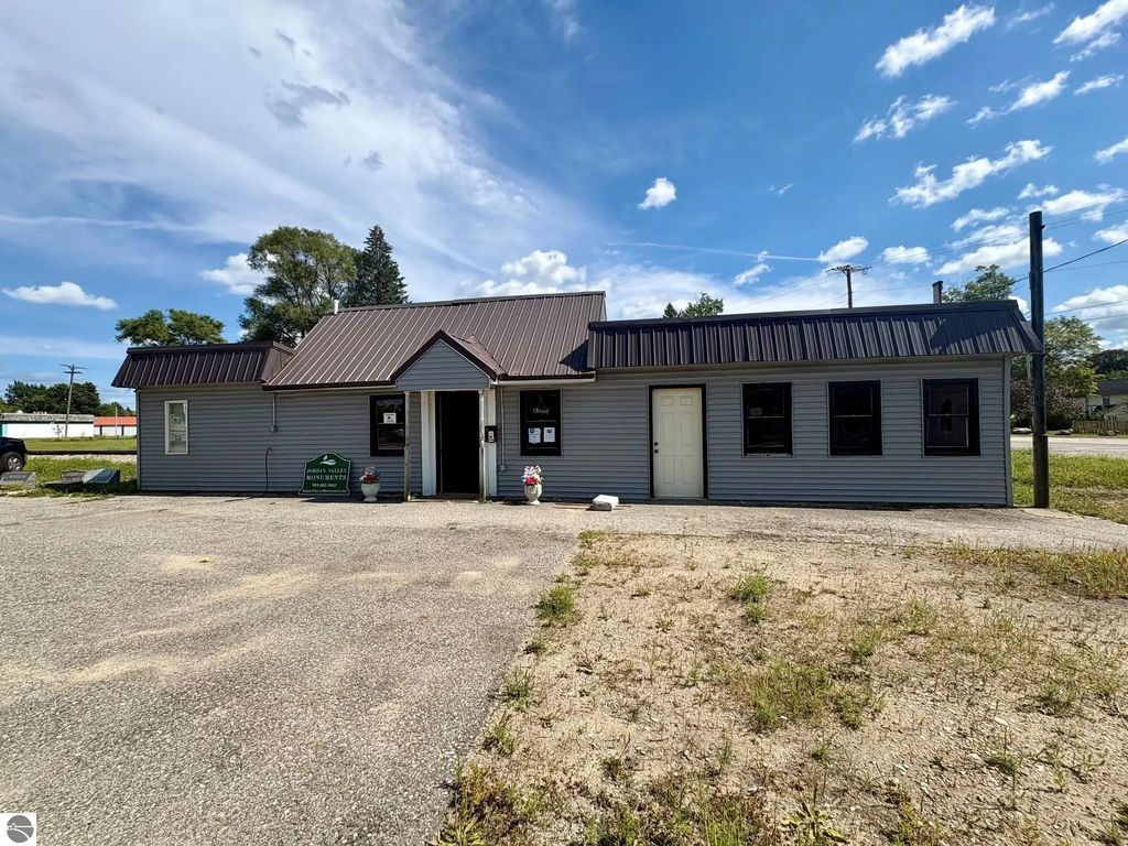 202 N Williams Street, Mancelona