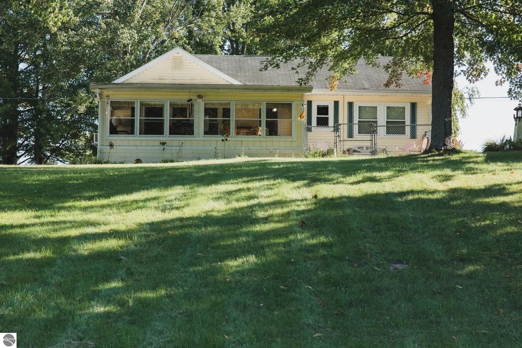1041 Radov Road, Gladwin