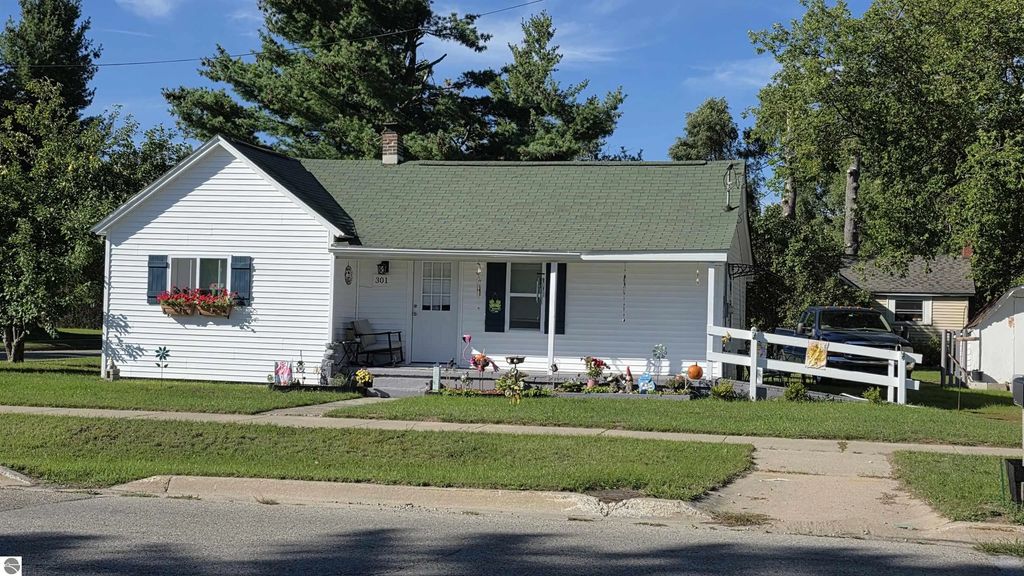 301 Madsen Street, Grayling