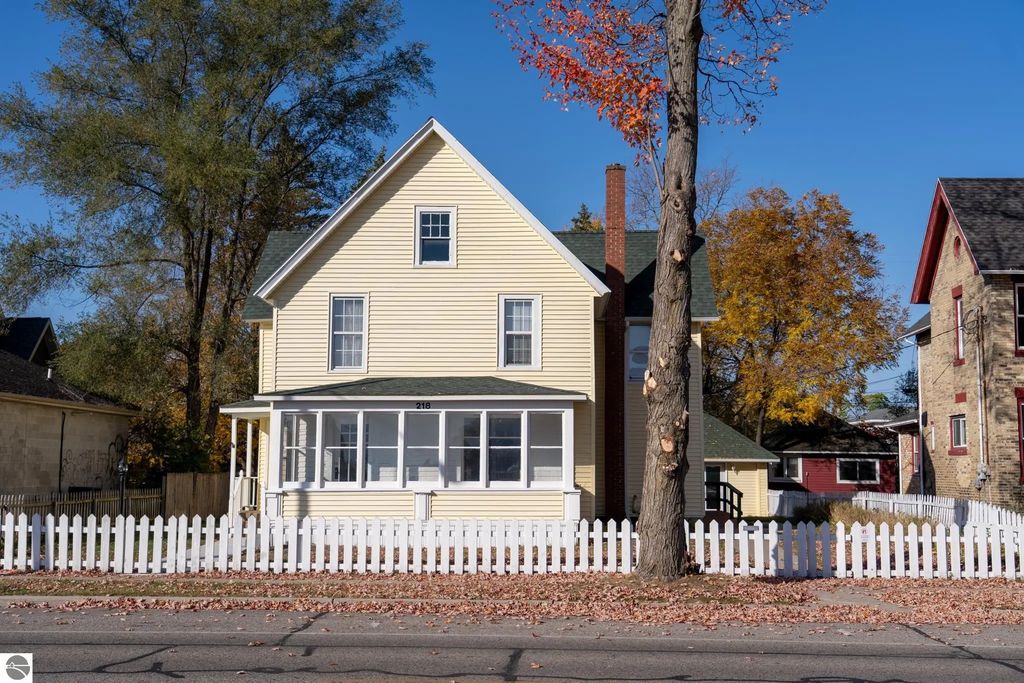 218 S Washington Street, Mt Pleasant