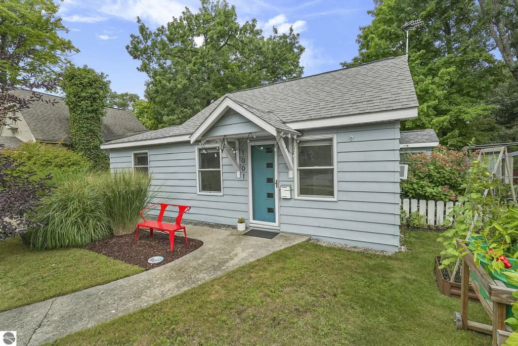 1001 Washington Street, Traverse City