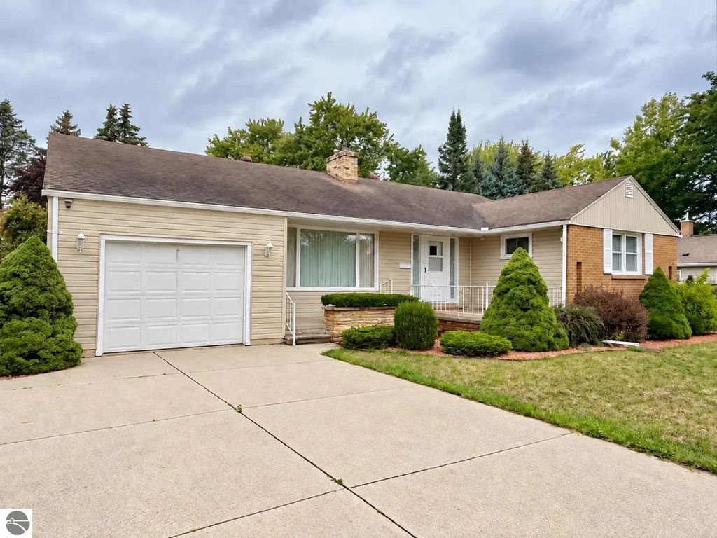 445 Yale Avenue, Alma