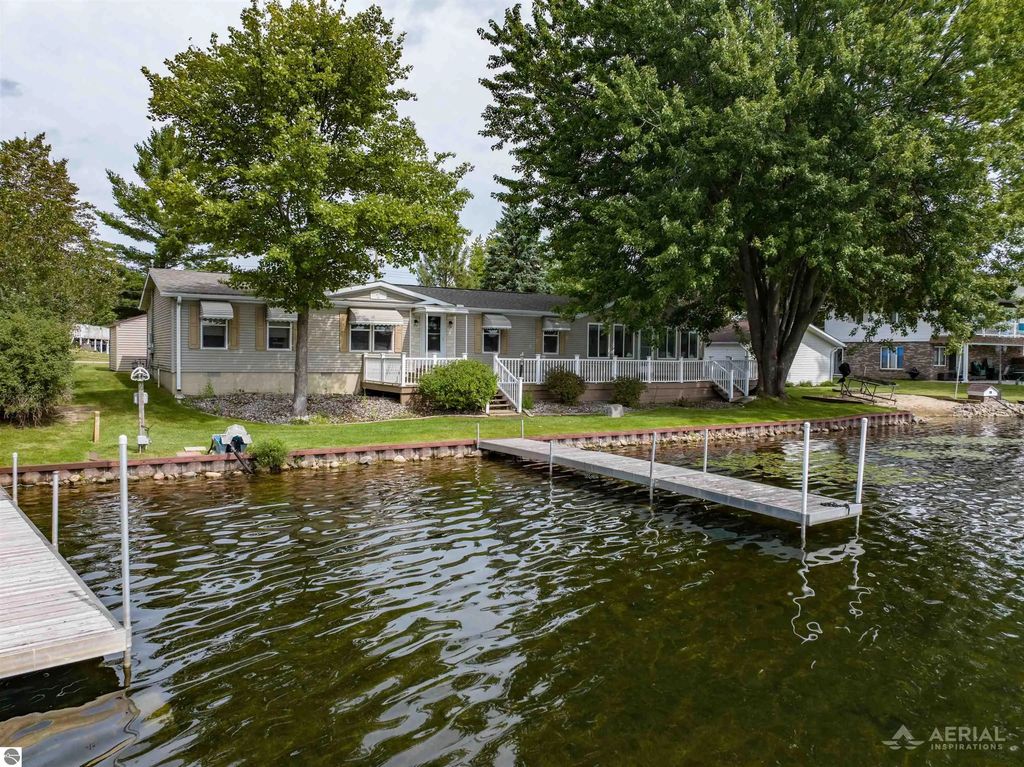2000 Seneca Trail, West Branch
