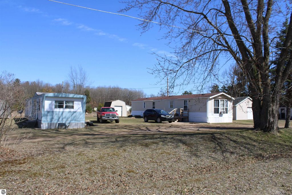 20122 Hayes Road, Big Rapids