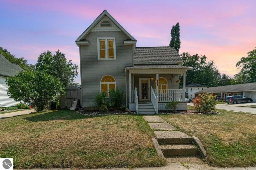 217 W End Street, Alma