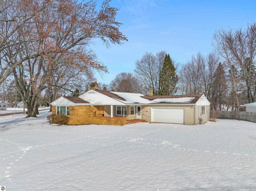 616 Lakeshore Drive, Cadillac