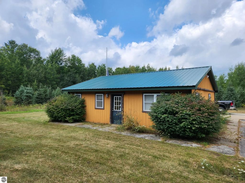 1202 Thomas Road Sw, South Boardman