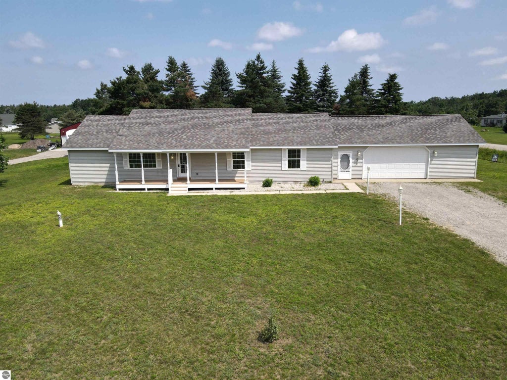 2703 Orchard Beach Drive, Cheboygan