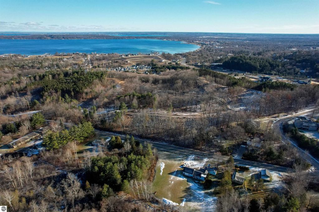 E Carter Road, Traverse City
