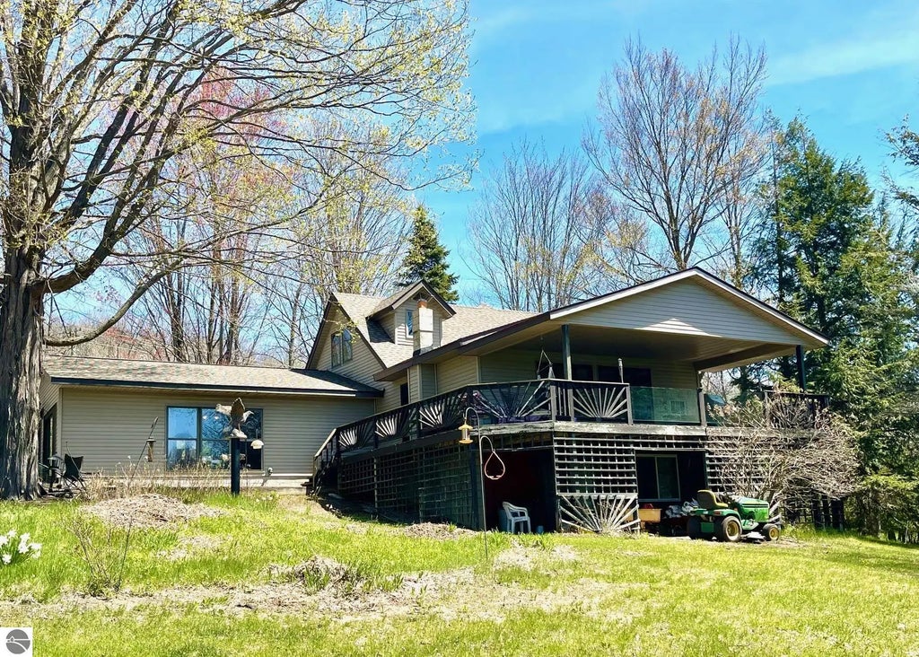 9690 Lake Street, Ellsworth