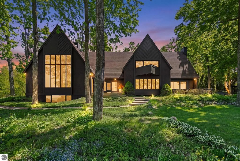 1425 Bay View Heights, Petoskey
