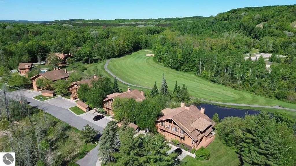 6658 Schuss Mountain Lane, Mancelona