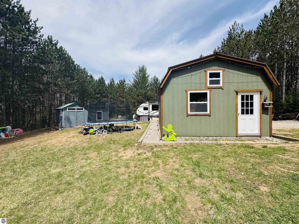 5492 Sw Needleview Court, South Boardman