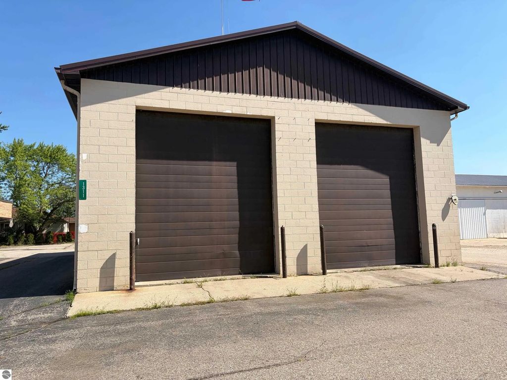 1315 N Mission Road, Mt Pleasant