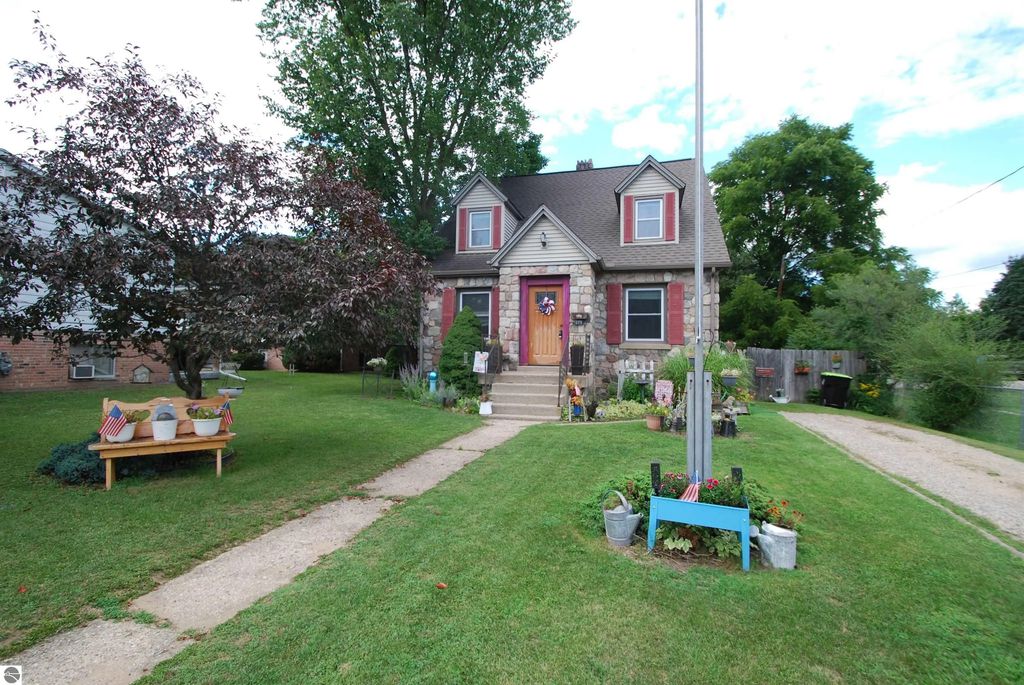 135 Carpenter Street, West Branch