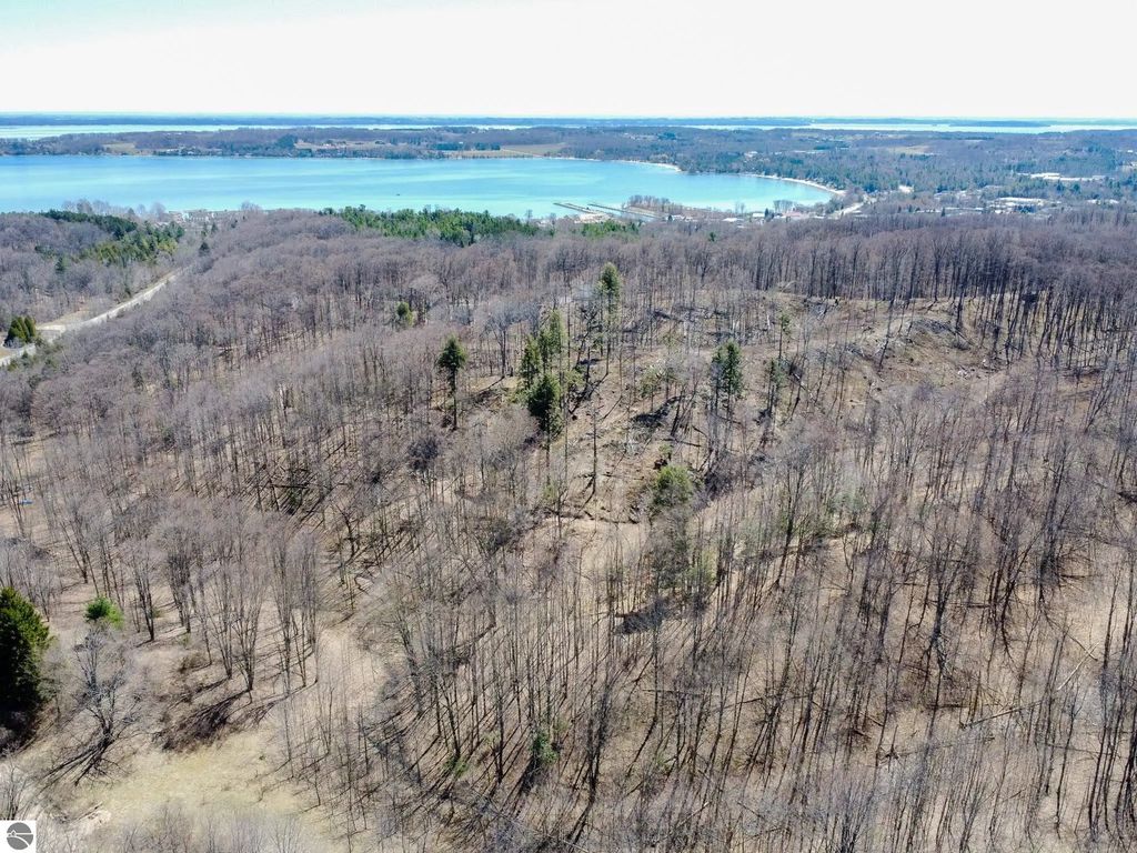 E Smiseth Road, Suttons Bay