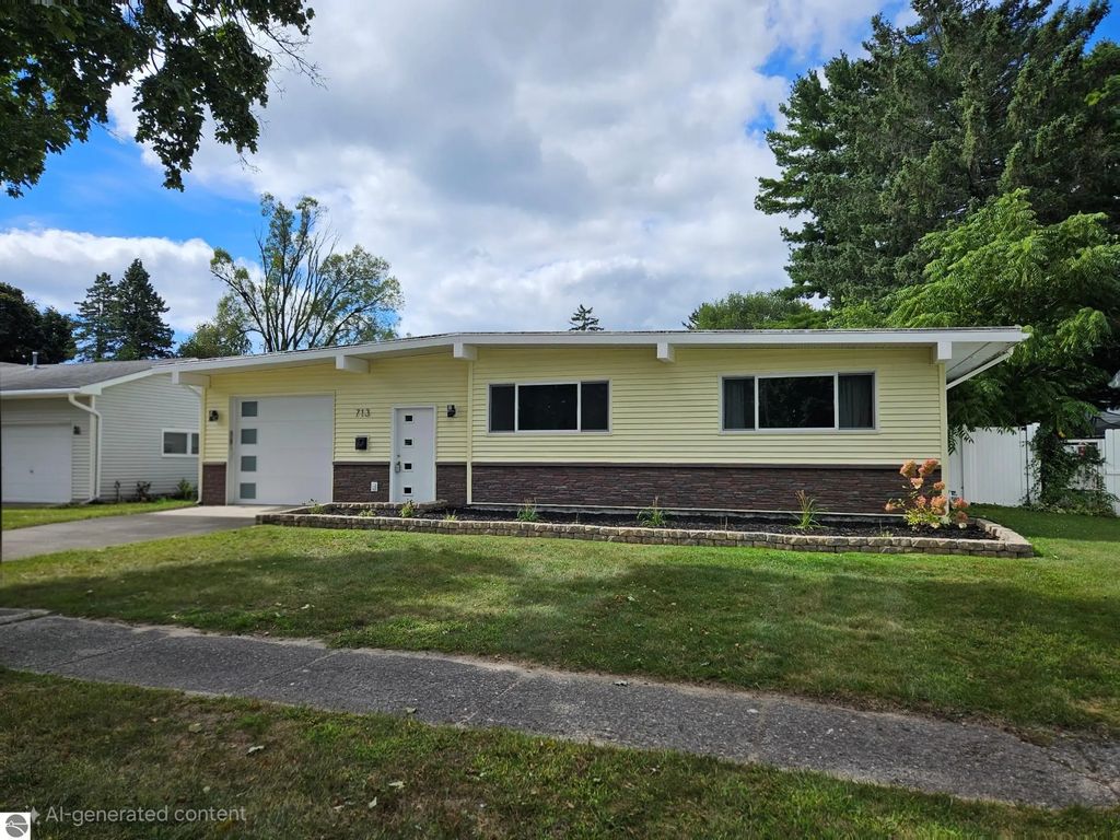 713 W Lincoln Street, East Tawas