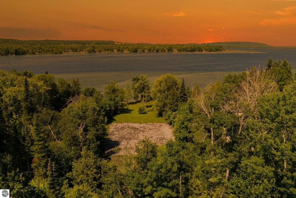 N Sunset Shores Drive, Lake Leelanau