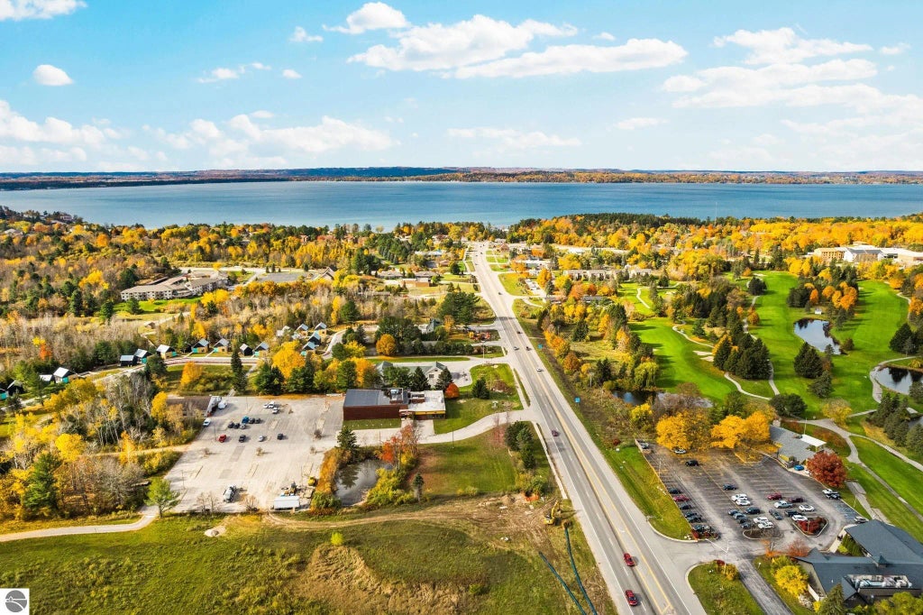 4230 M-72 E, Williamsburg