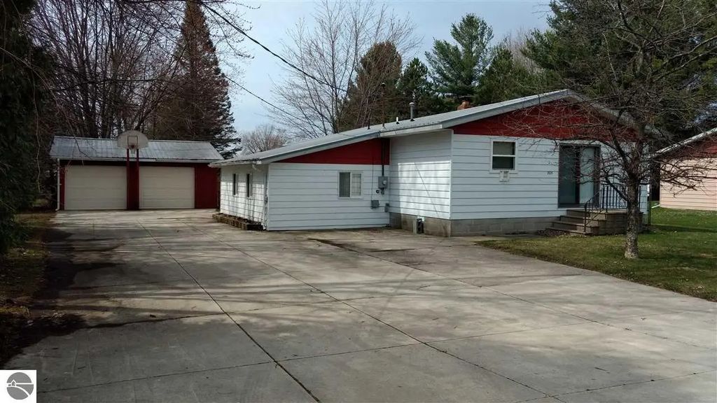 205 Fannie Street, Au Gres