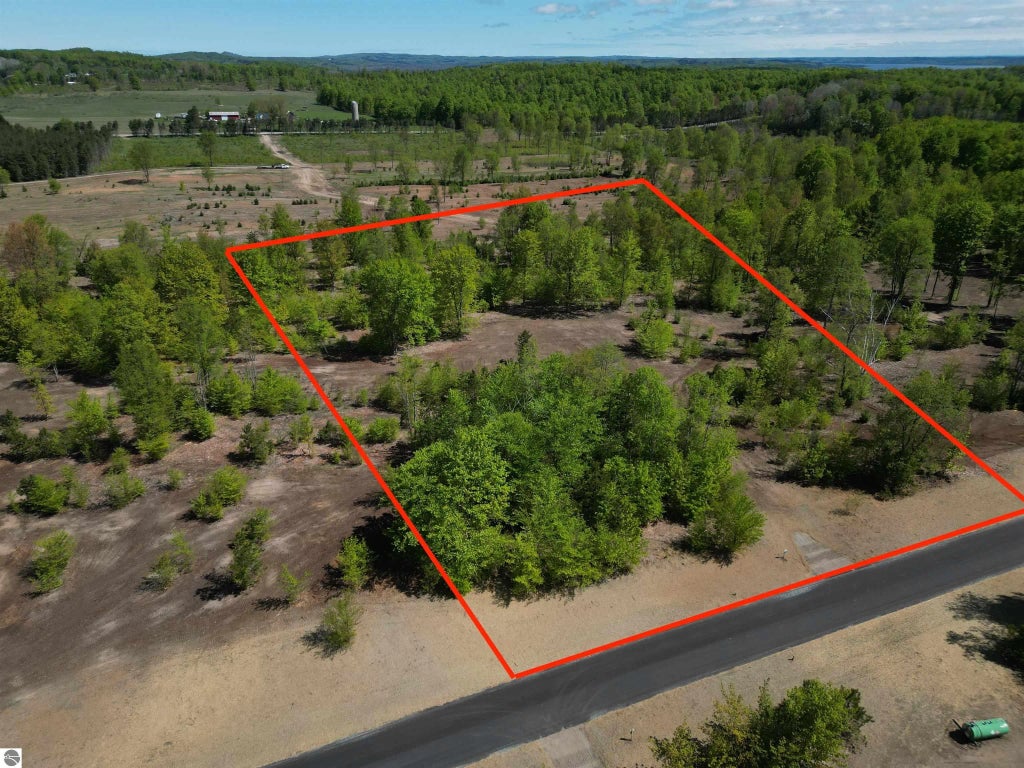 1087 E Solaris Way, Maple City