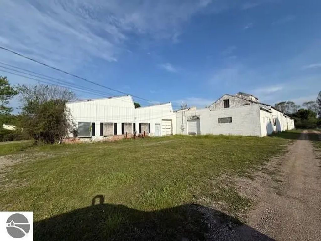 700 W End Street, Alma
