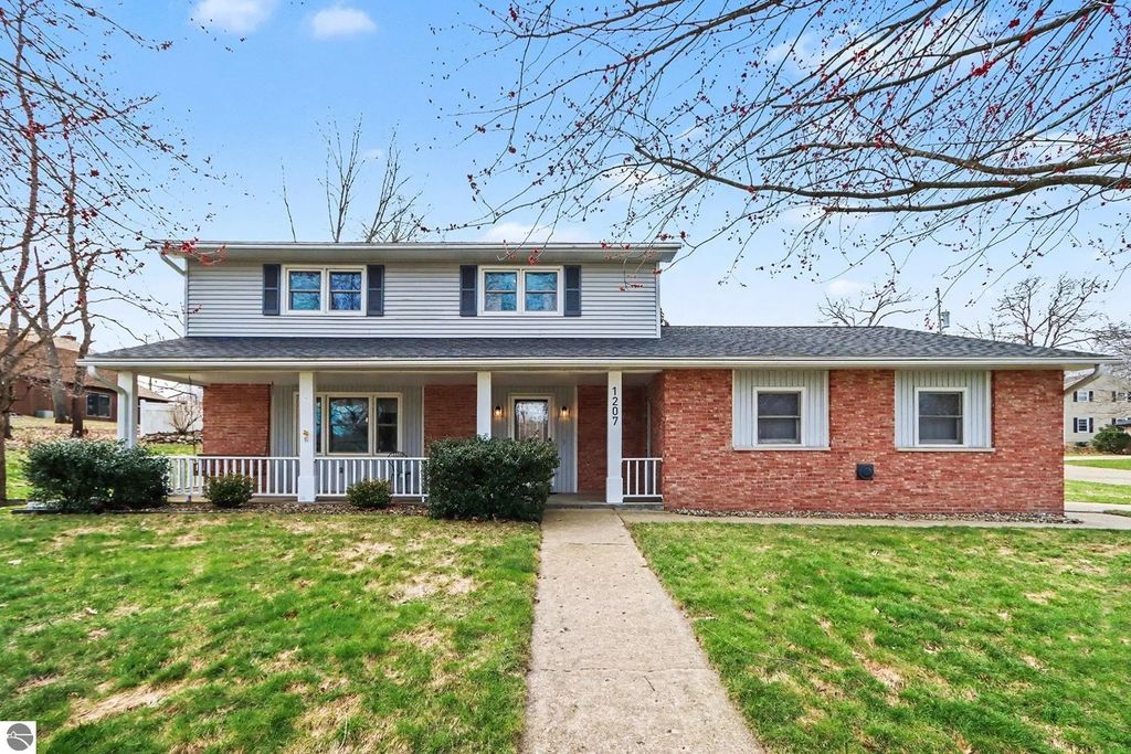 1207 Hampton Oaks Drive, Portage