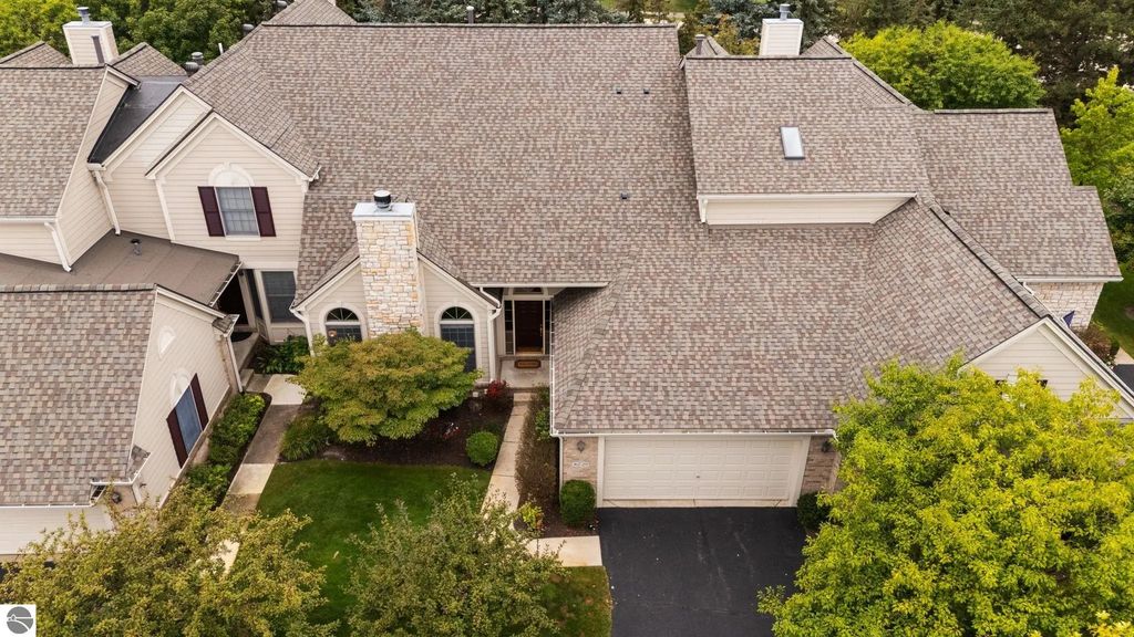 16729 Lyonhurst Circle, Northville