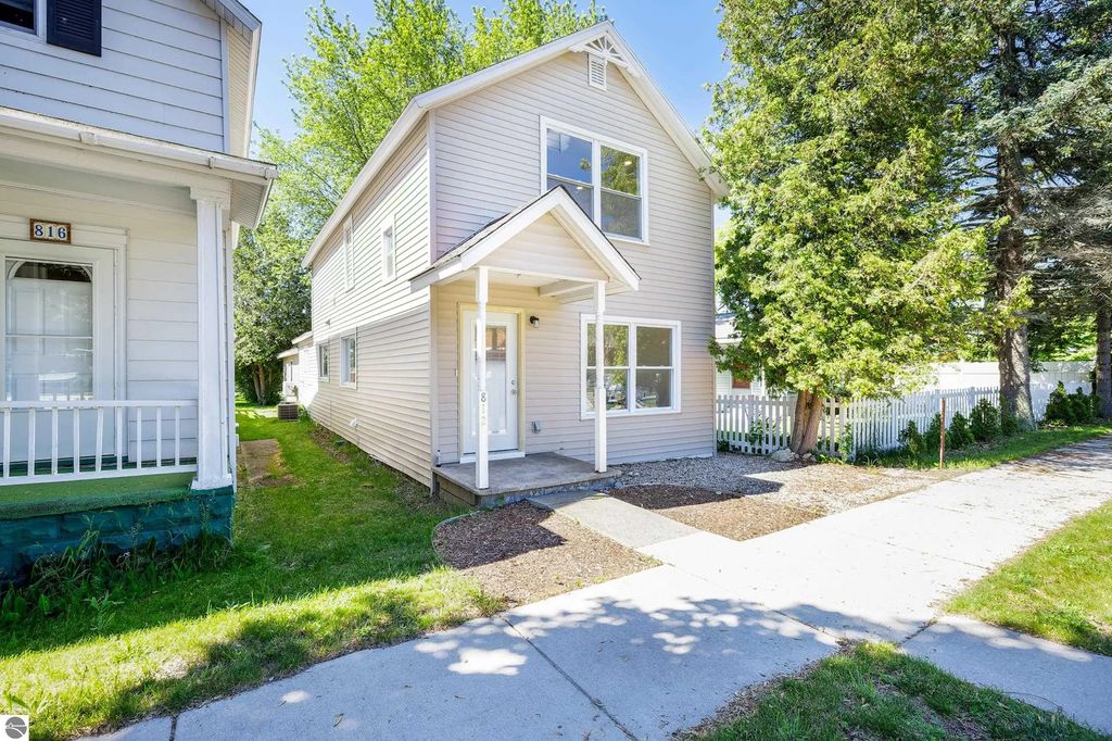 812 Forest Avenue, Frankfort