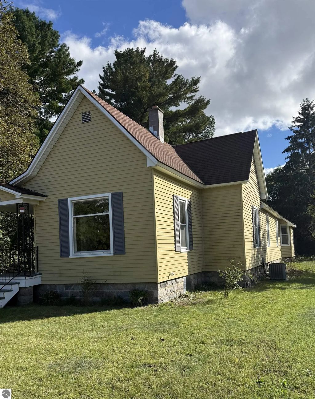 932 E State Street, Traverse City