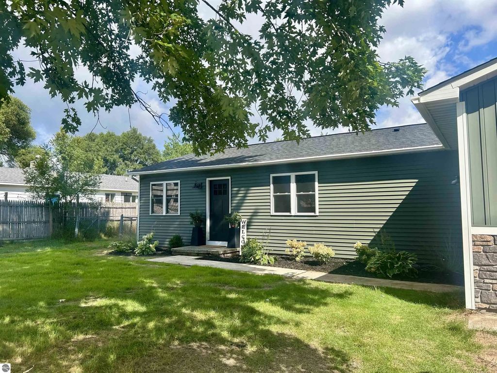 4358 S Manor Wood Drive, Traverse City