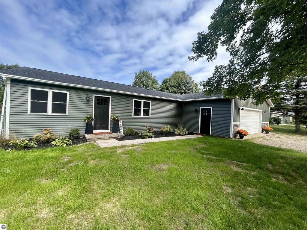 4358 S Manor Wood Drive, Traverse City