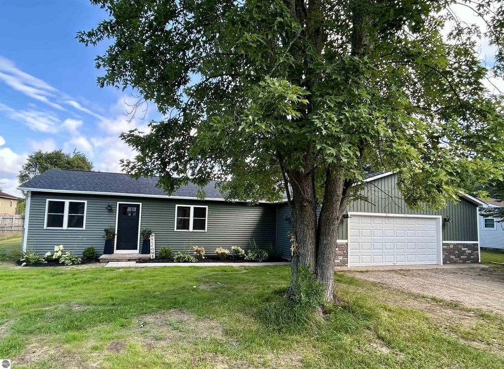 4358 S Manor Wood Drive, Traverse City
