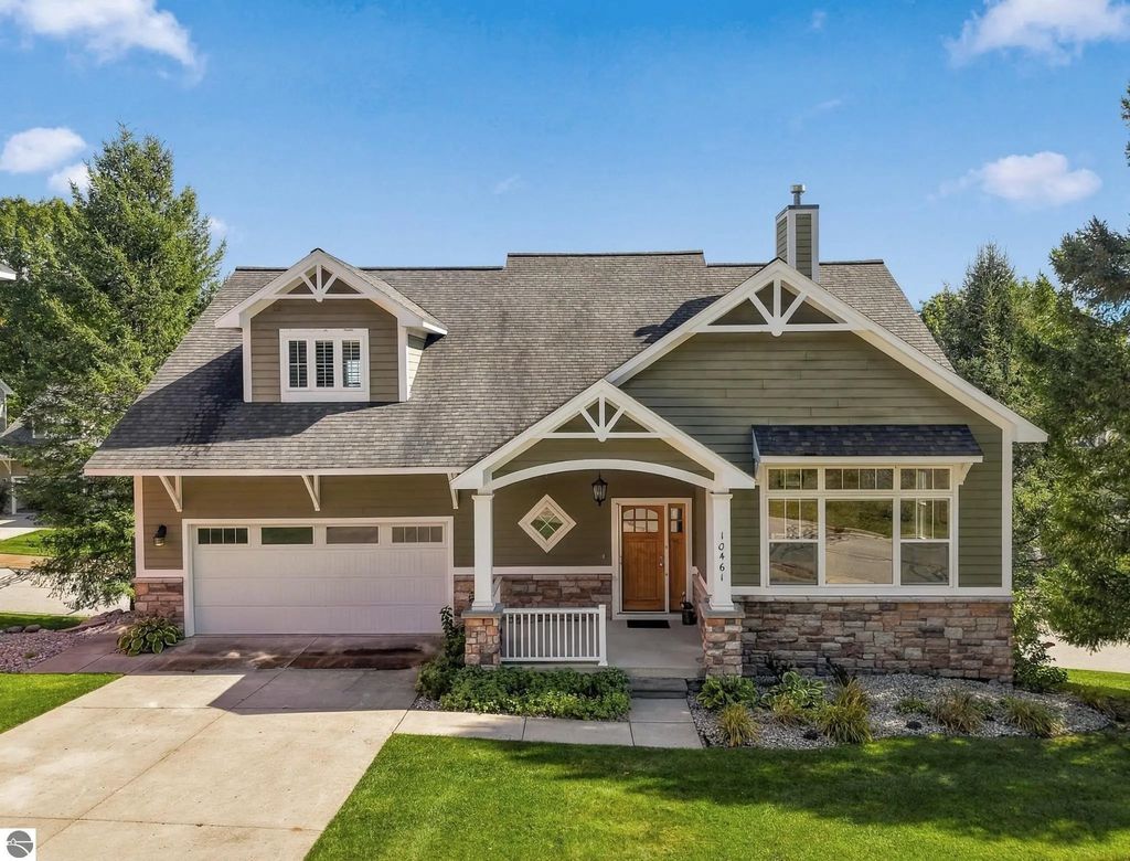 10461 Waterford Street, Traverse City
