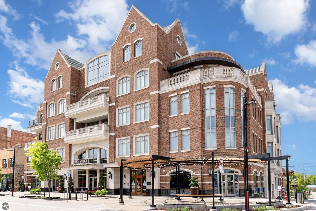 110 E Main Street, Midland