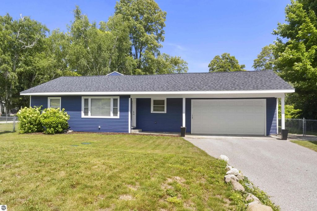 4238 Mollineaux Road, Frankfort