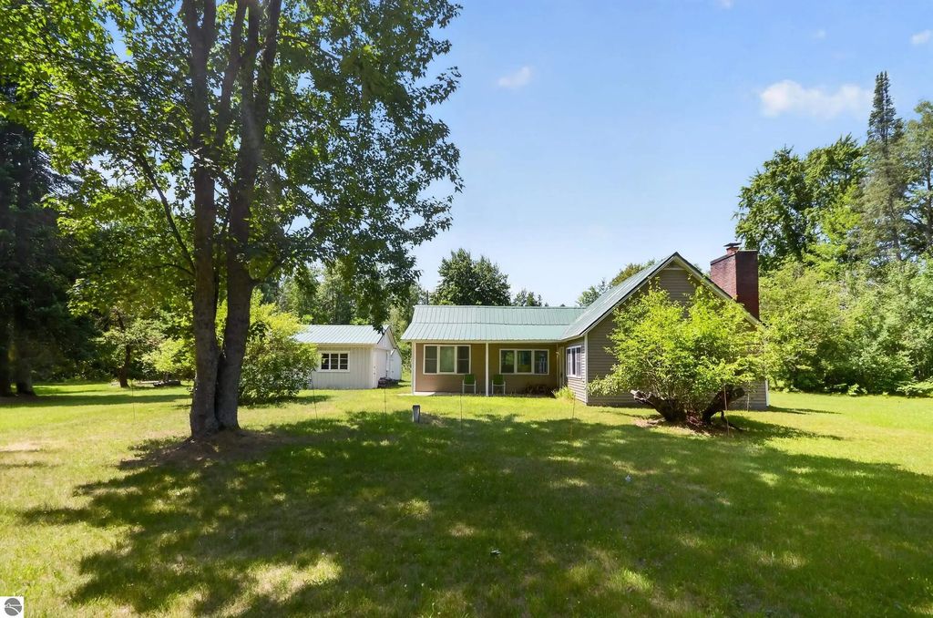 3198 National City Road, Turner