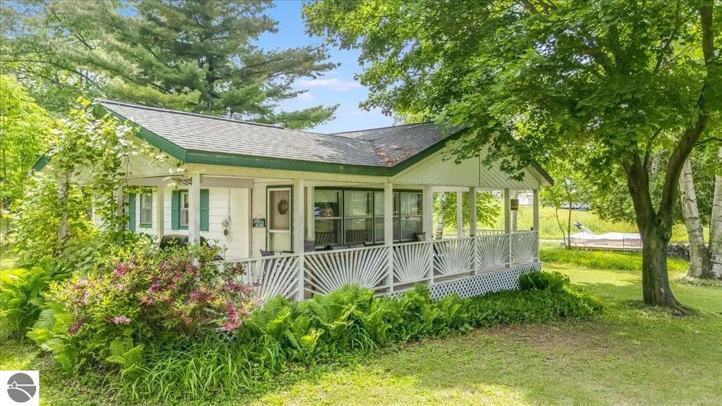 1735 Five Mile Road, Hale