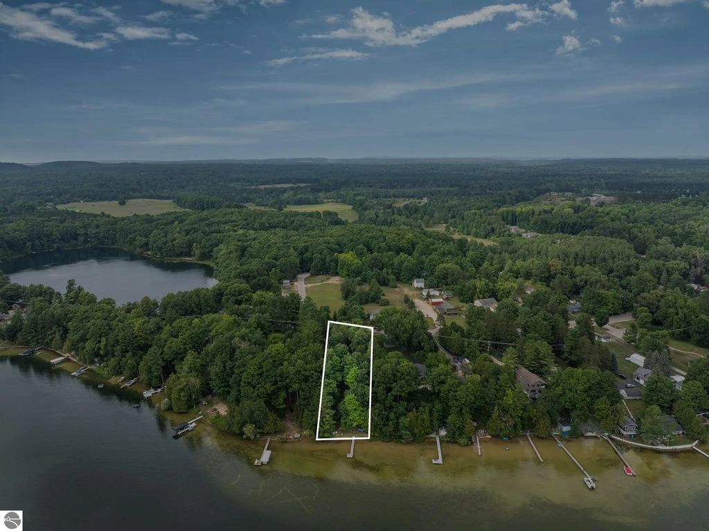 19399 Maple Street, Lake Ann