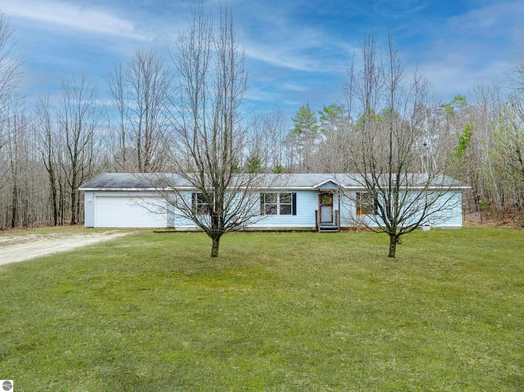4977 Gardner Lane, Fife Lake