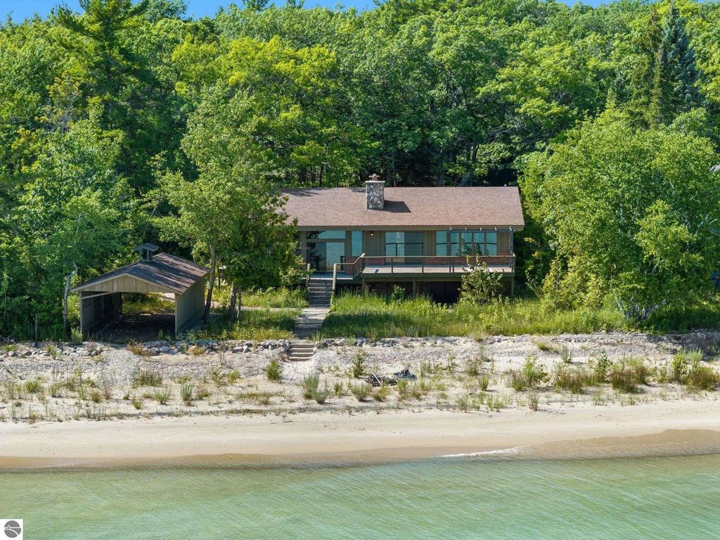 12960 N Forest Beach Shores, Northport